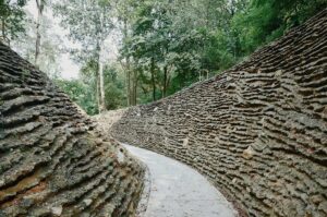 Za pełne wykorzystanie tworzywa jakim jest beton do osiągnięcia kompletnego przekazu dzieła architektonicznego